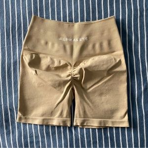 *BNIB* Alphalete Amplify Shorts. Size XS